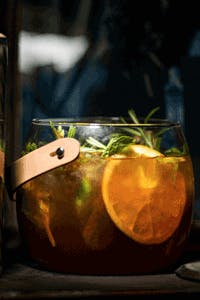 https://imgix.femina.dk/1452-cocktails-winter-punch.png