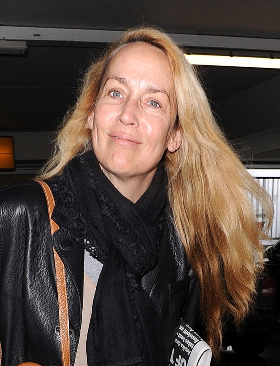 Jerry Hall nelt naturlig og uden makeup