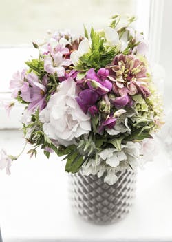 https://imgix.femina.dk/1627-blomster-buket.jpg