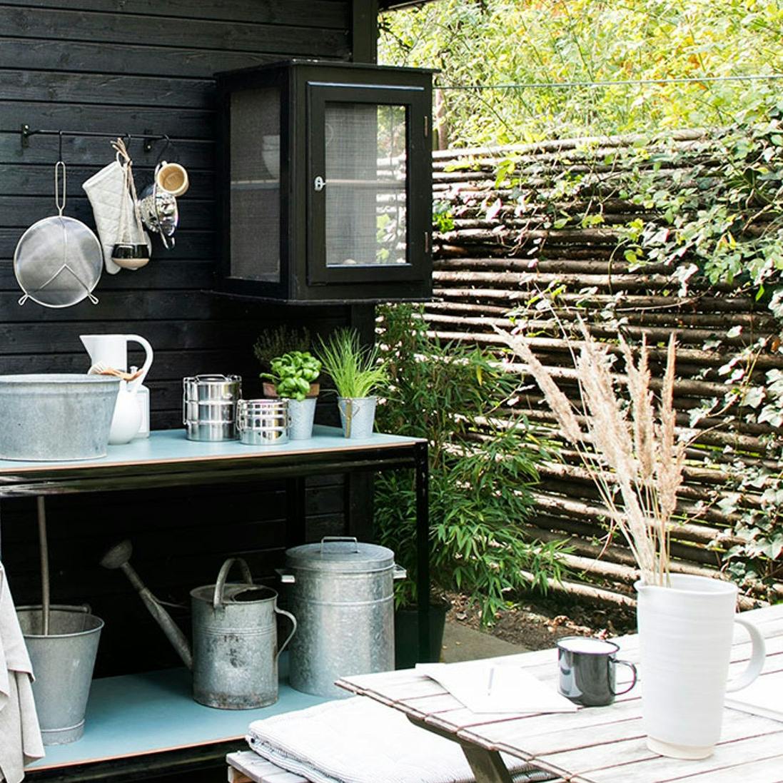 Diy: Sådan laver du et hyggeligt udekøkken på budget