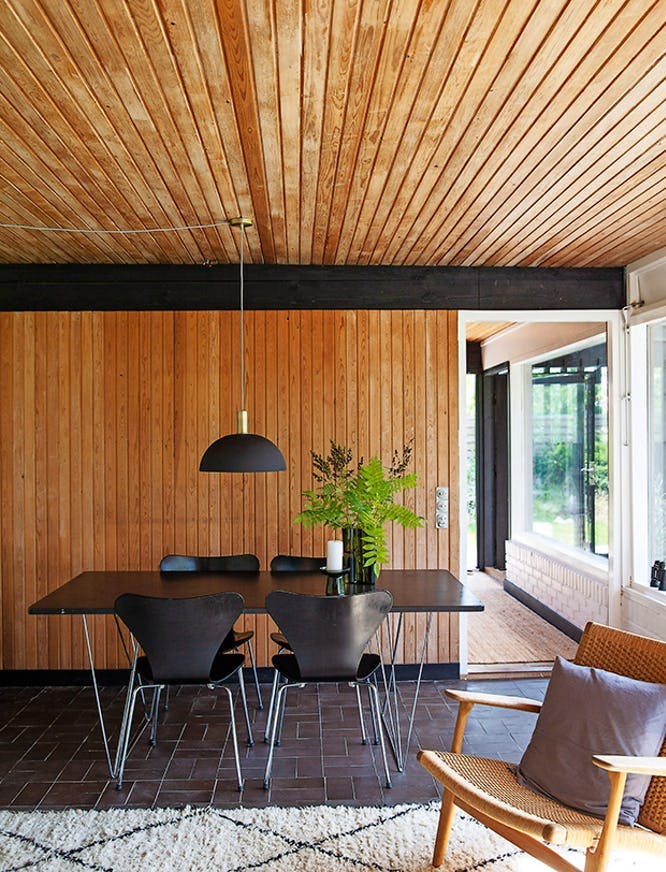 Sommerhus i rolige naturfarver.