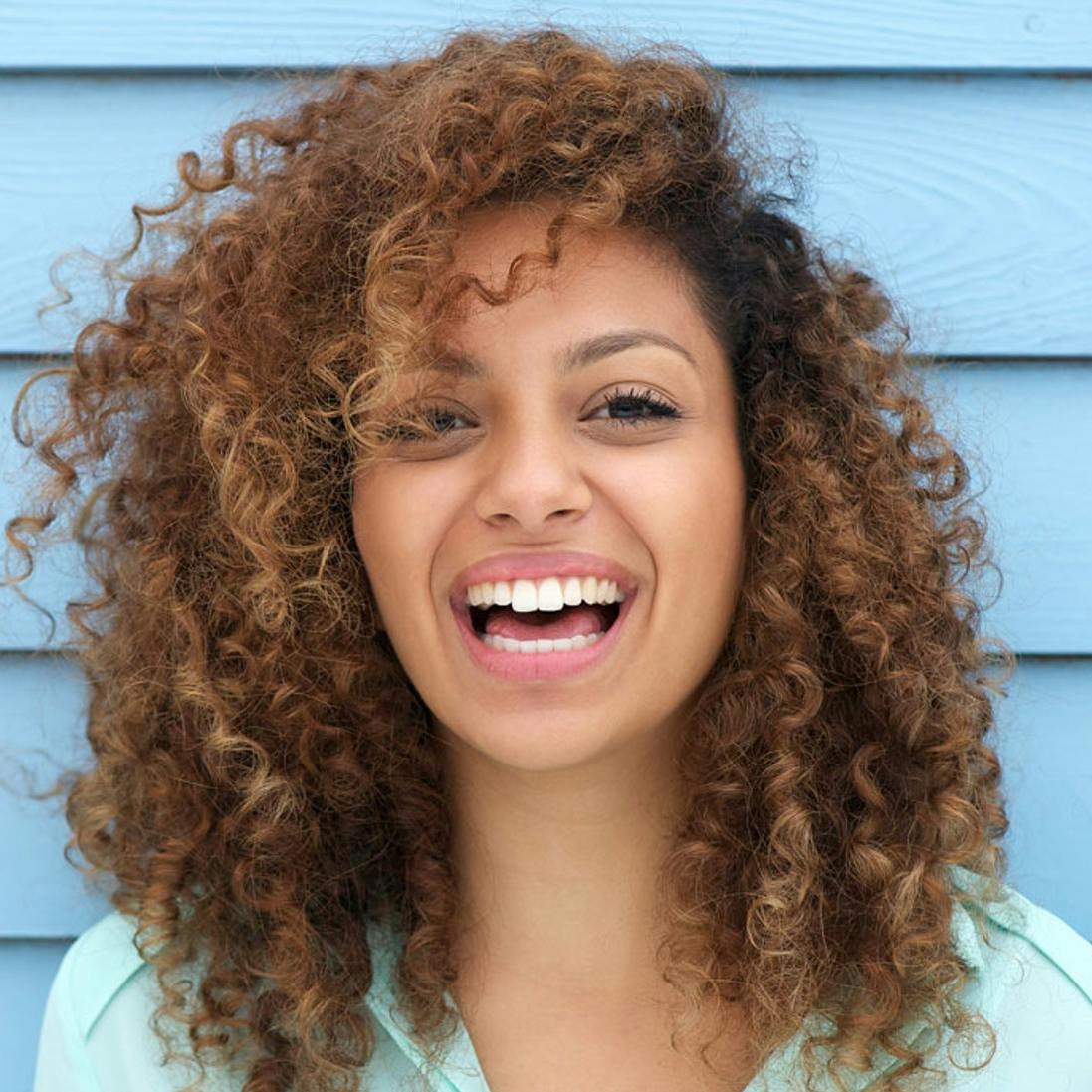 Hvide tænder: Sådan får du det flotteste tandpastasmil!