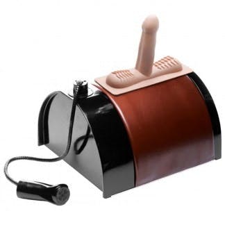 Sexlegetøj: Ridemaskine med dildo og saddel.