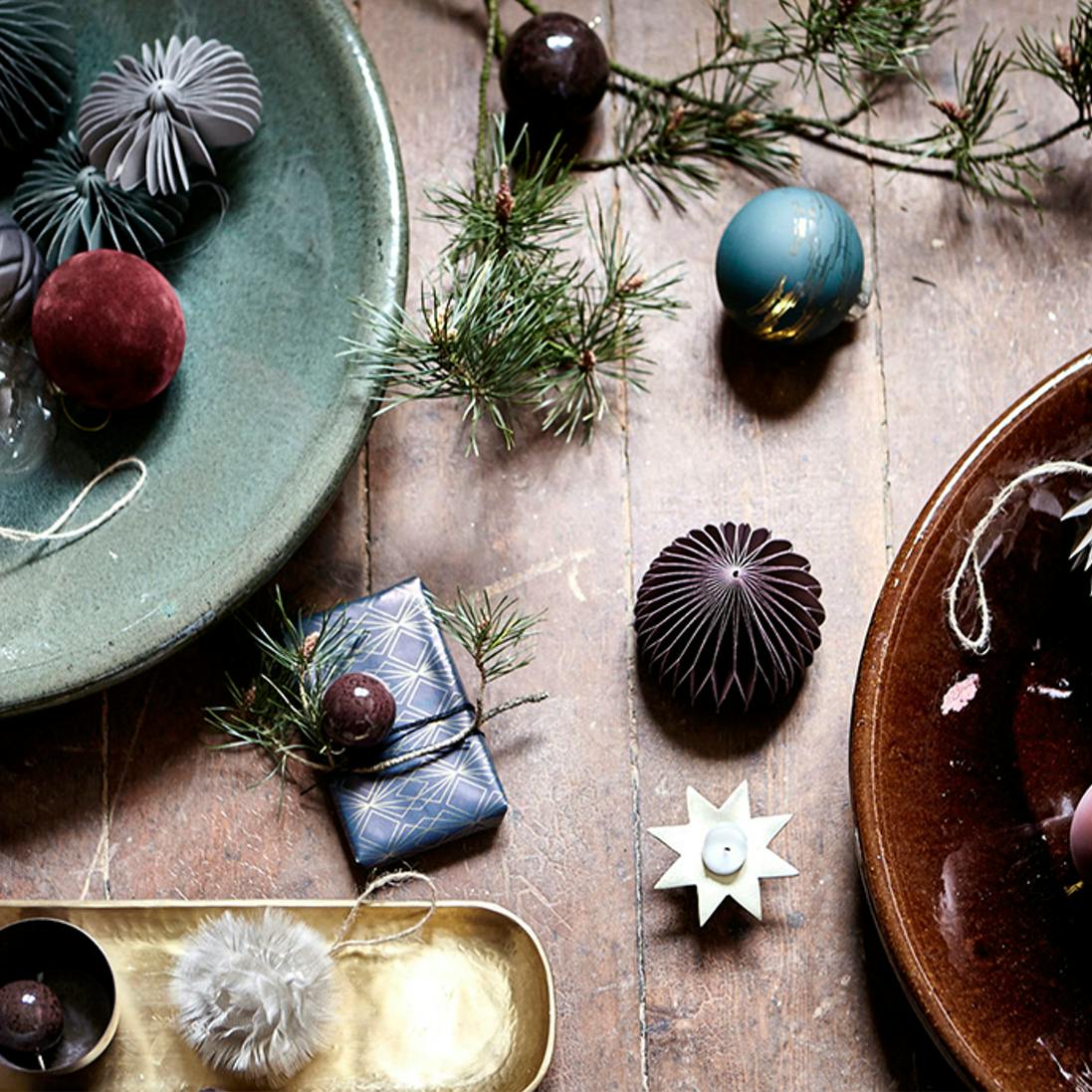 Julepynt - 9 webshops med klassisk og smukt julepynt til juletræet.