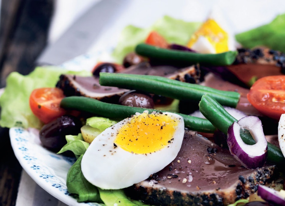 Salade niçoise med grillet tun