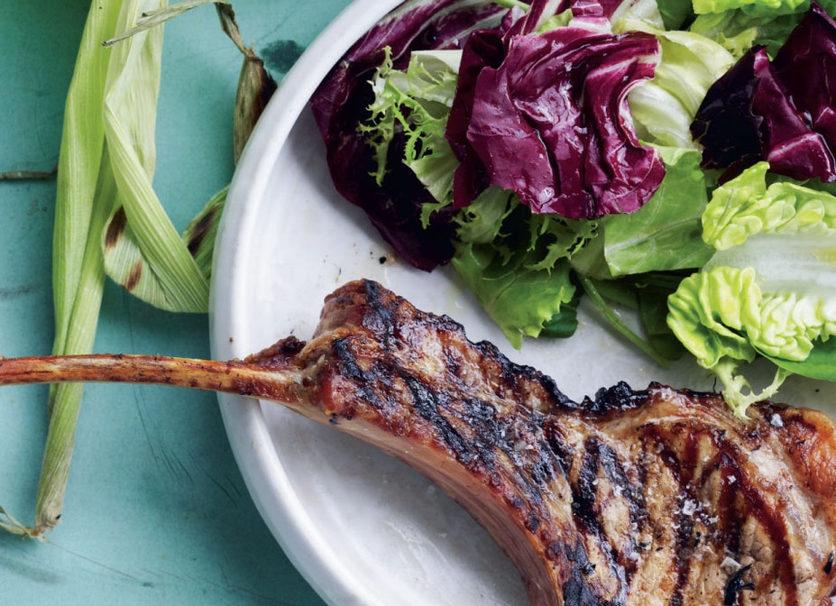 Svinekoteletter med majs og estragonsmør