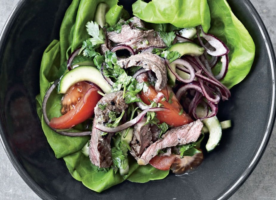 Thailandsk salat med oksekød