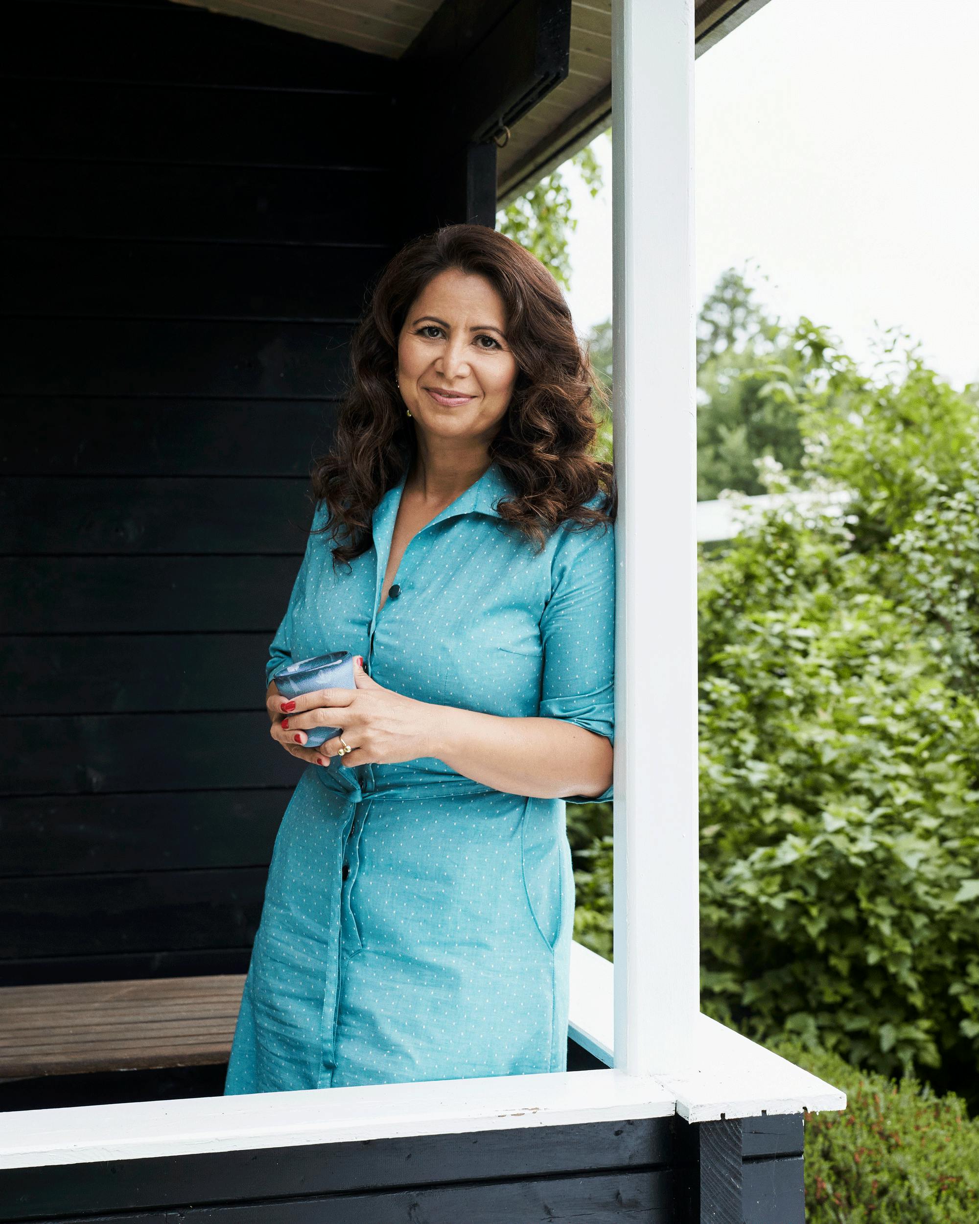 https://imgix.femina.dk/2021-08-26/ozlem_cekic_00310.png
