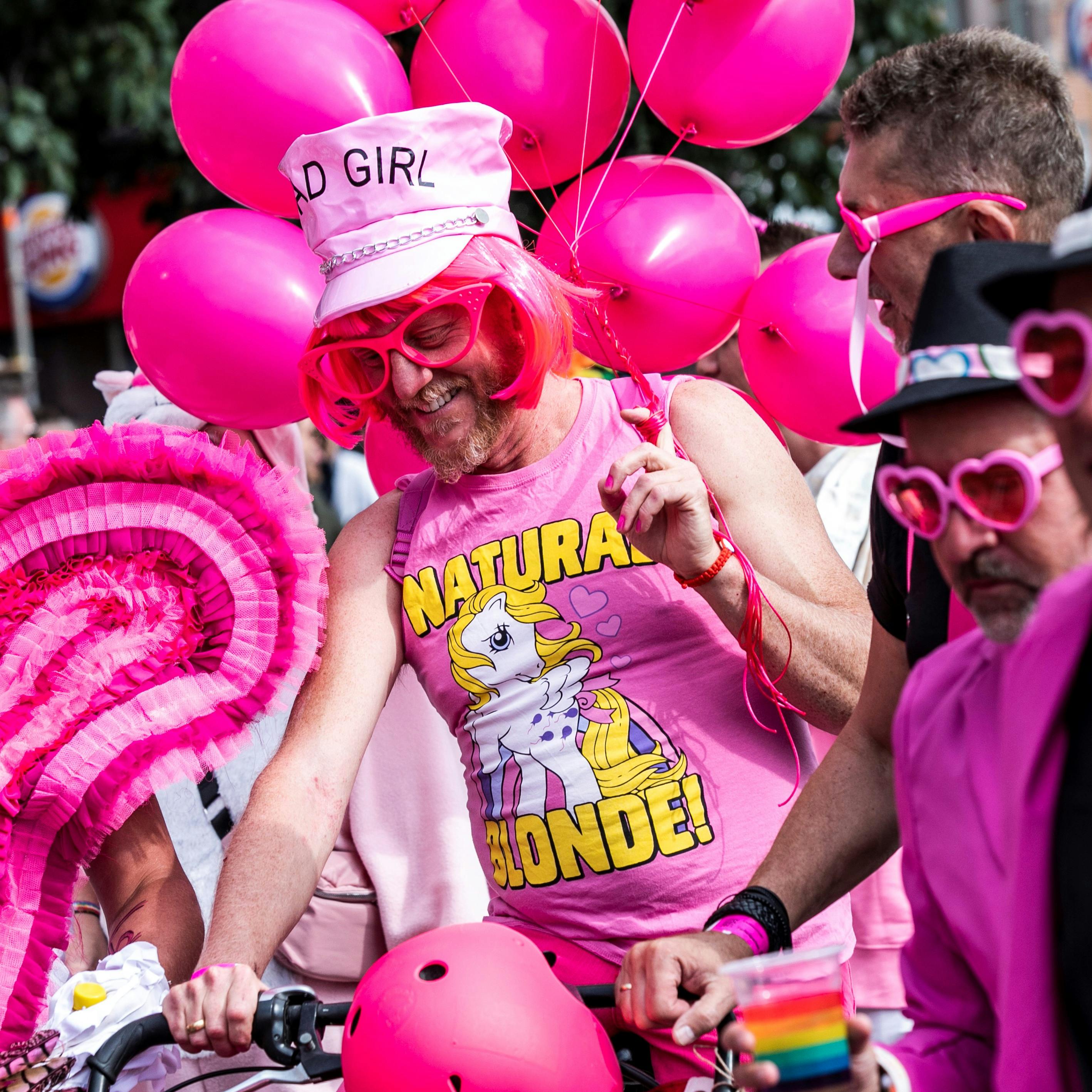 WorldPride parader går gennem København, lørdag den 21. august 2021