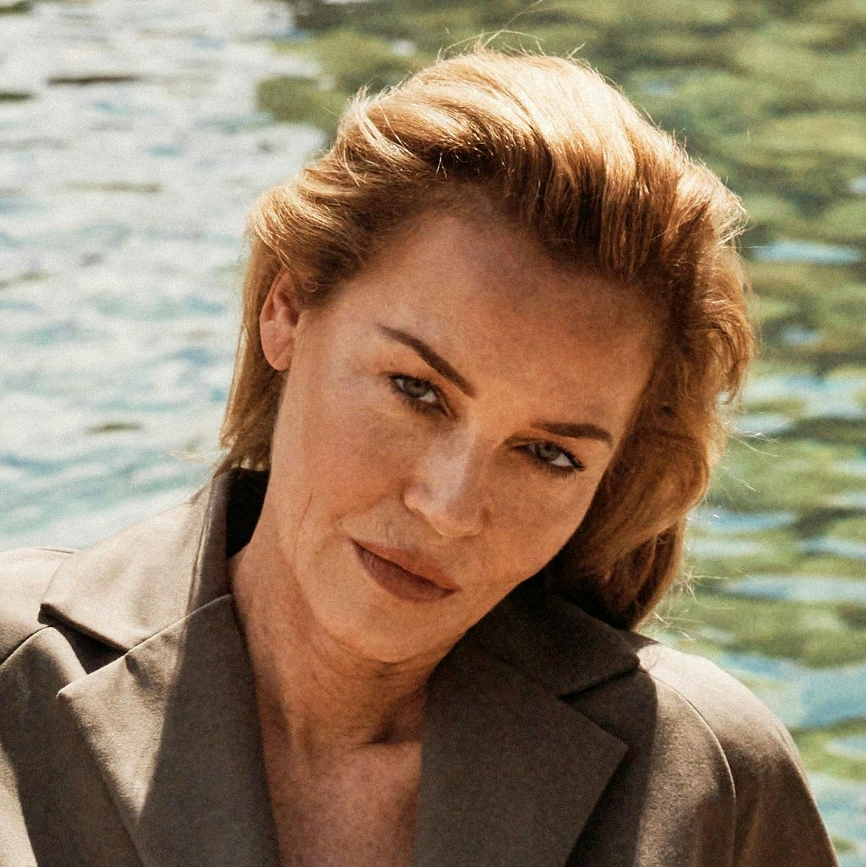 Connie_Nielsen_mormon