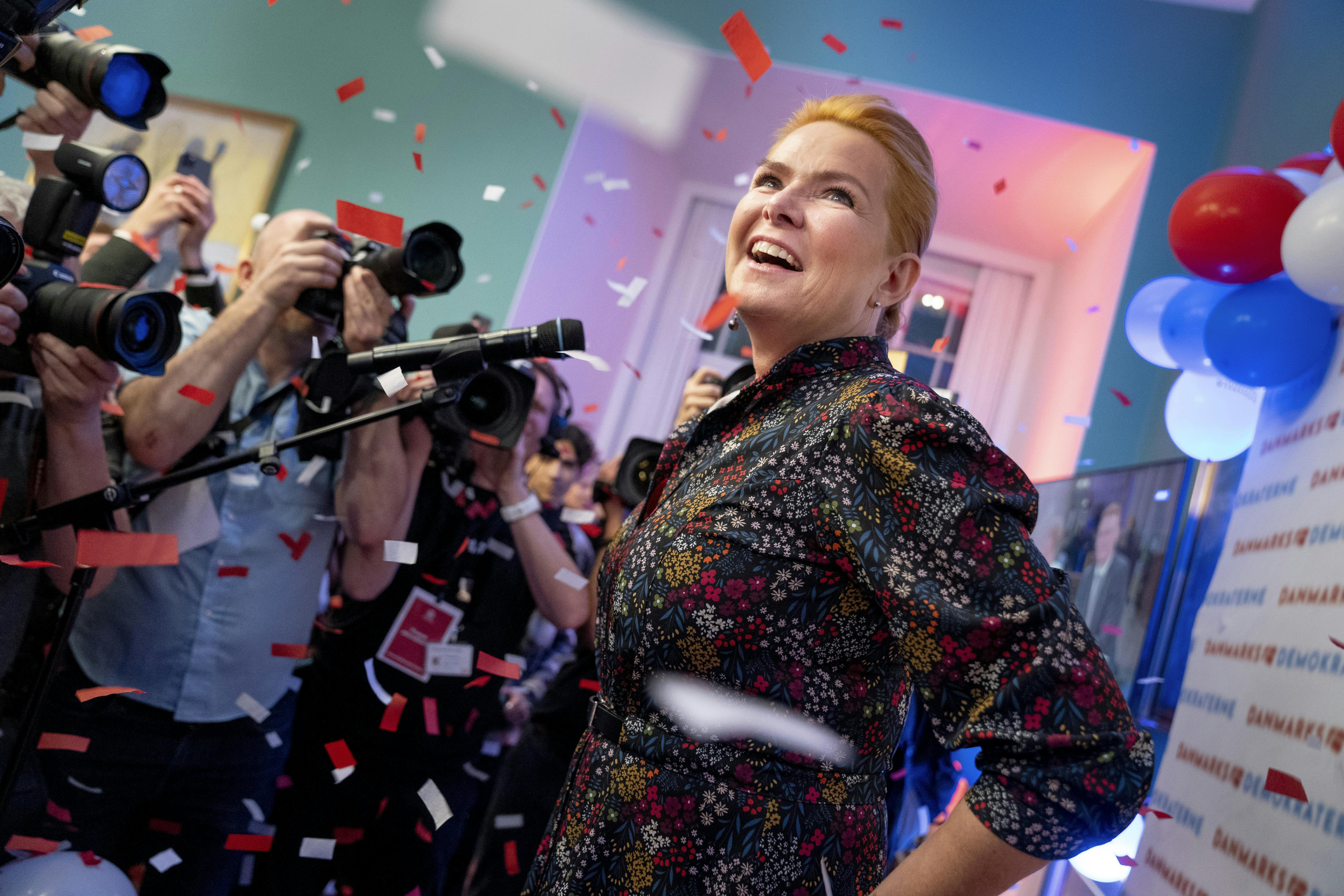 Inger Støjberg lod sig hylde på Christiansborg af sine partifæller, efter Danmarksdemokraterne er braget ind i Folketinget.