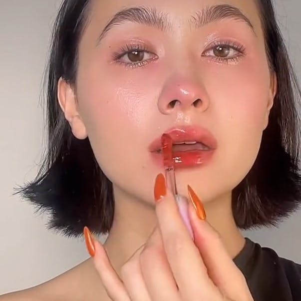 Crying girl - makeuptrend