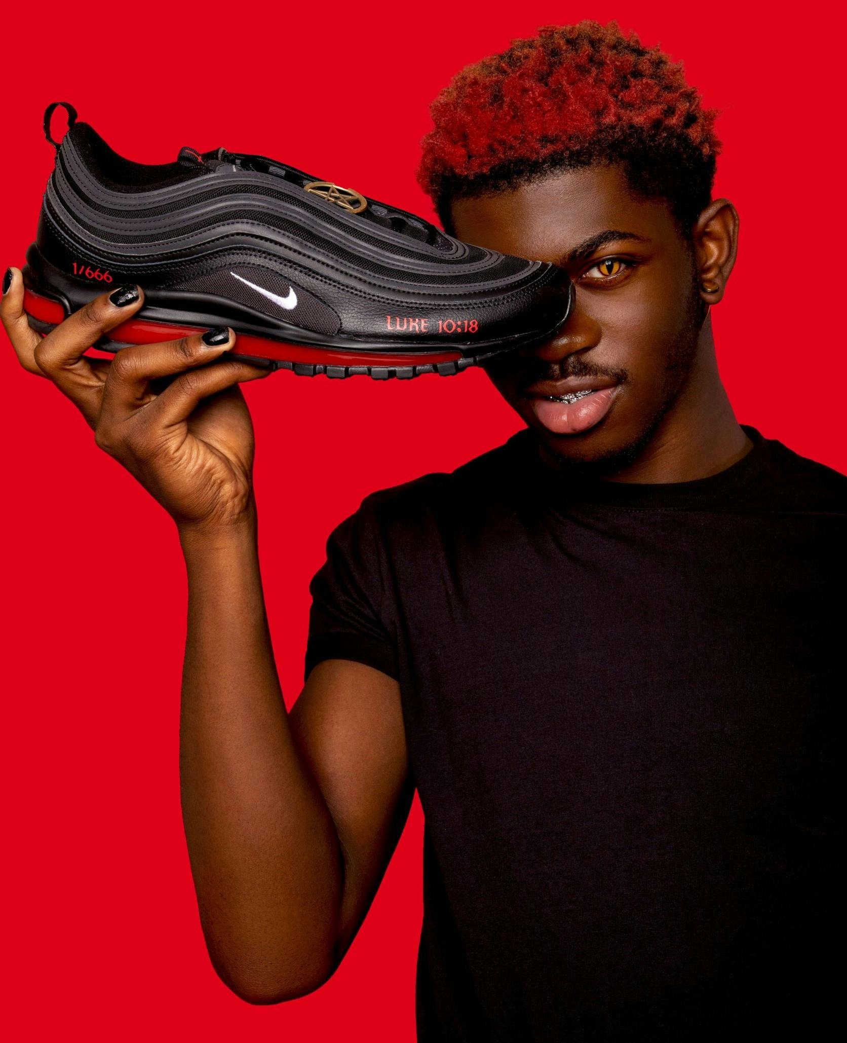 Nike-skoen, som MSCHF lancerede i samarbejde med Lil Nas X.
