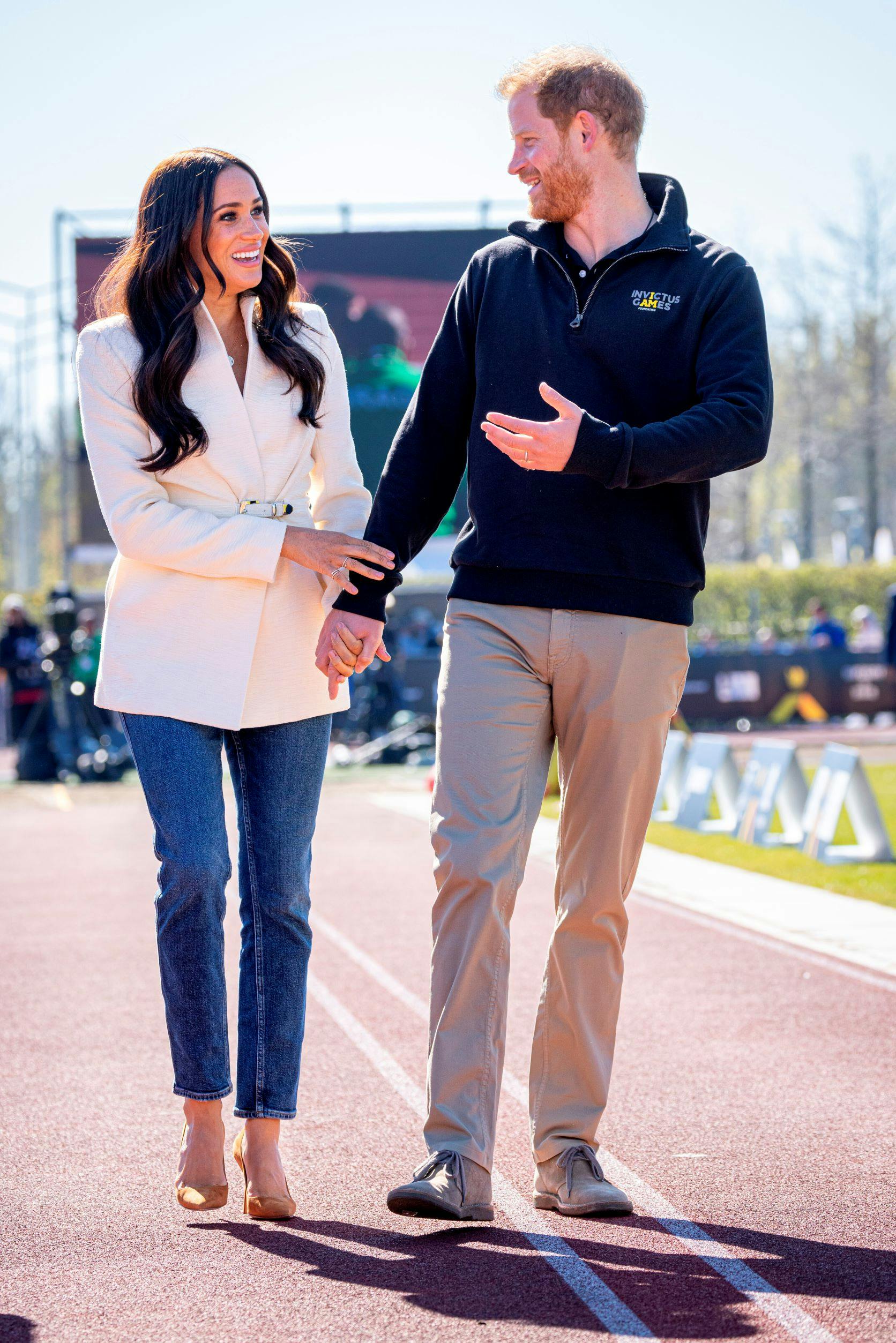 Meghan Markle og tidligere prins Harry begyndte at date i 2016. I dag er de gift og har sammen børnene Archie og Lilibet.