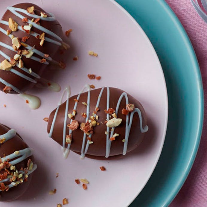 Hjemmelavet påskeæg med nougatcrunch