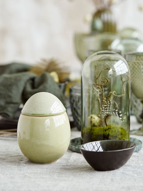 Lågkrukke formet som et påskeæg