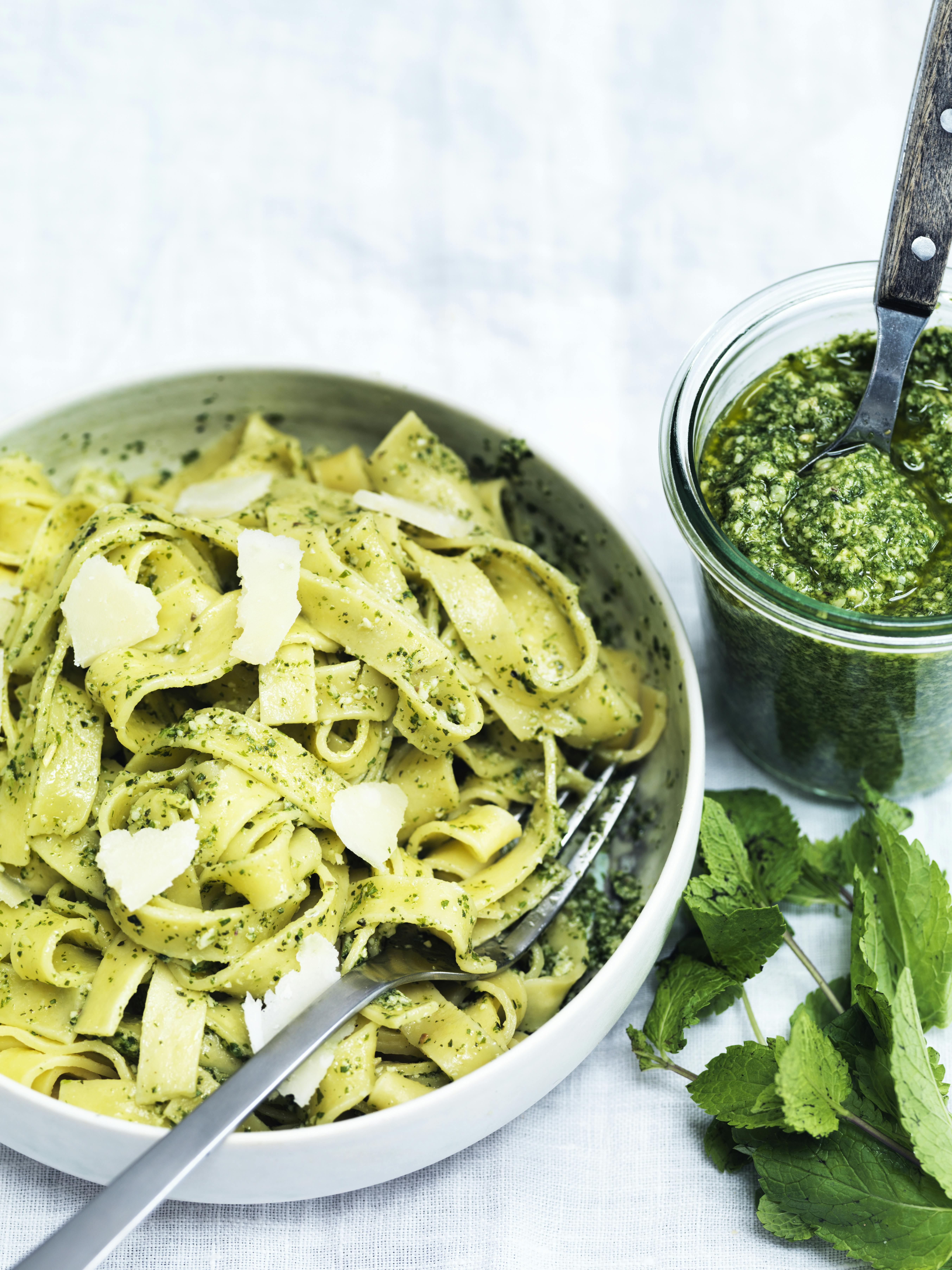 Pasta med pesto opskrift