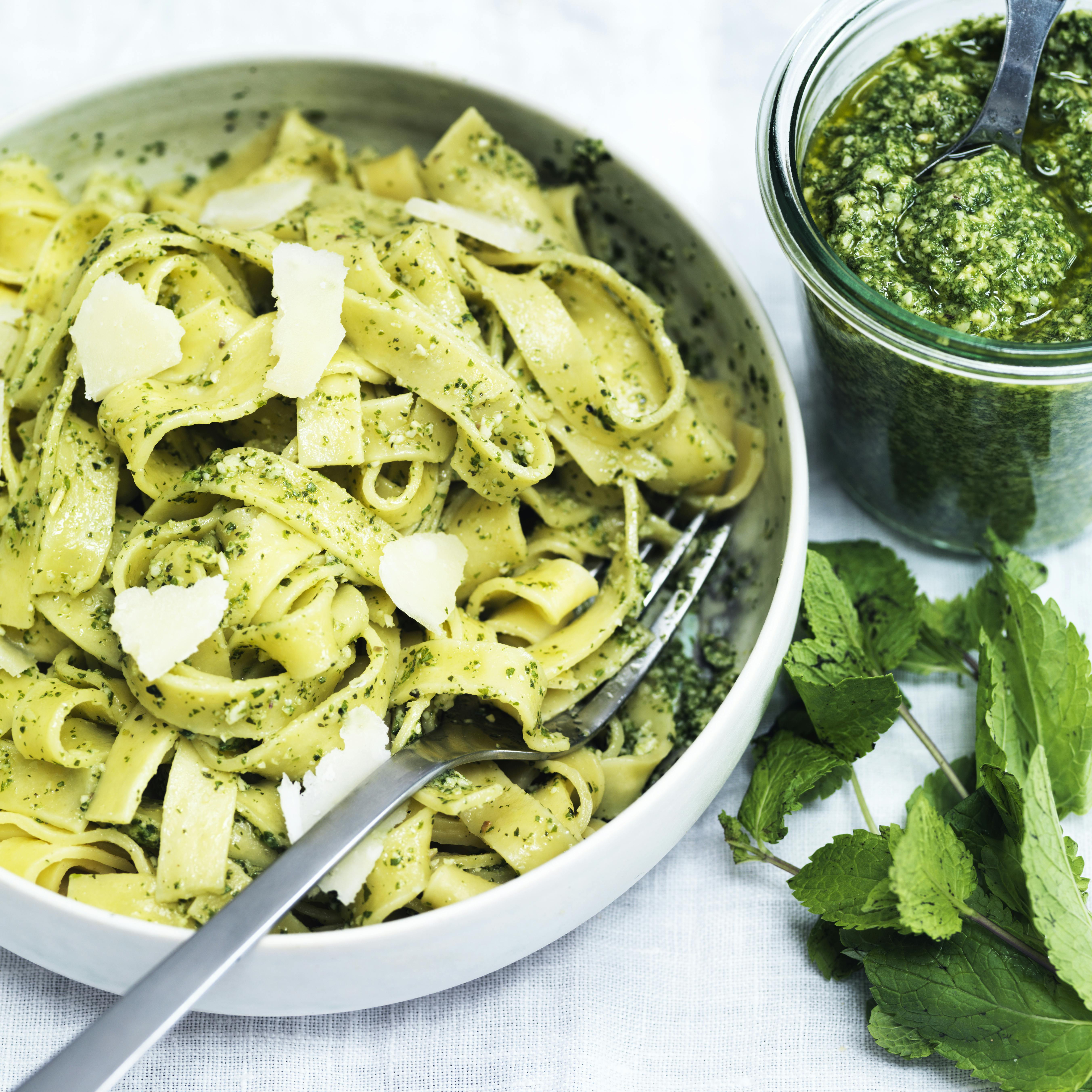 Pasta med pesto opskrift
