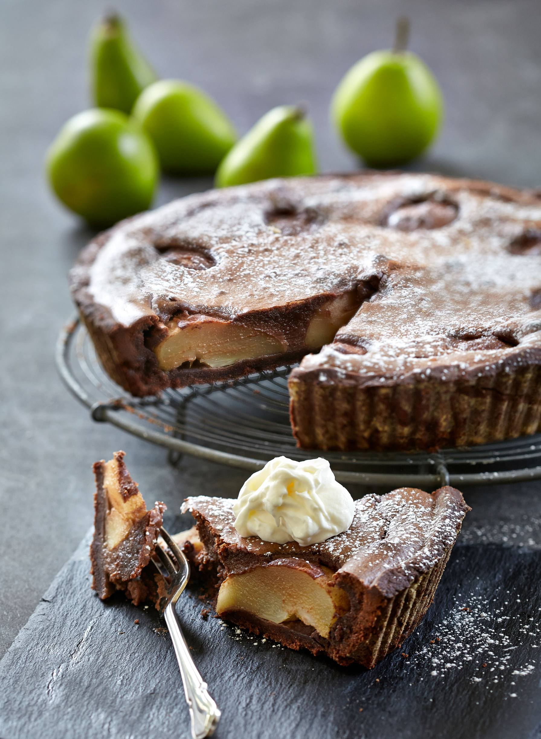 Lækker pæretærte med marcipan og chokolade