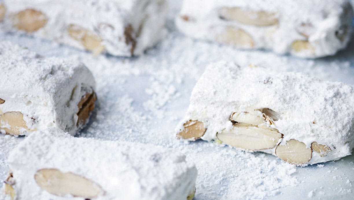 Hjemmelavet konfekt: Fransk nougat med nødder