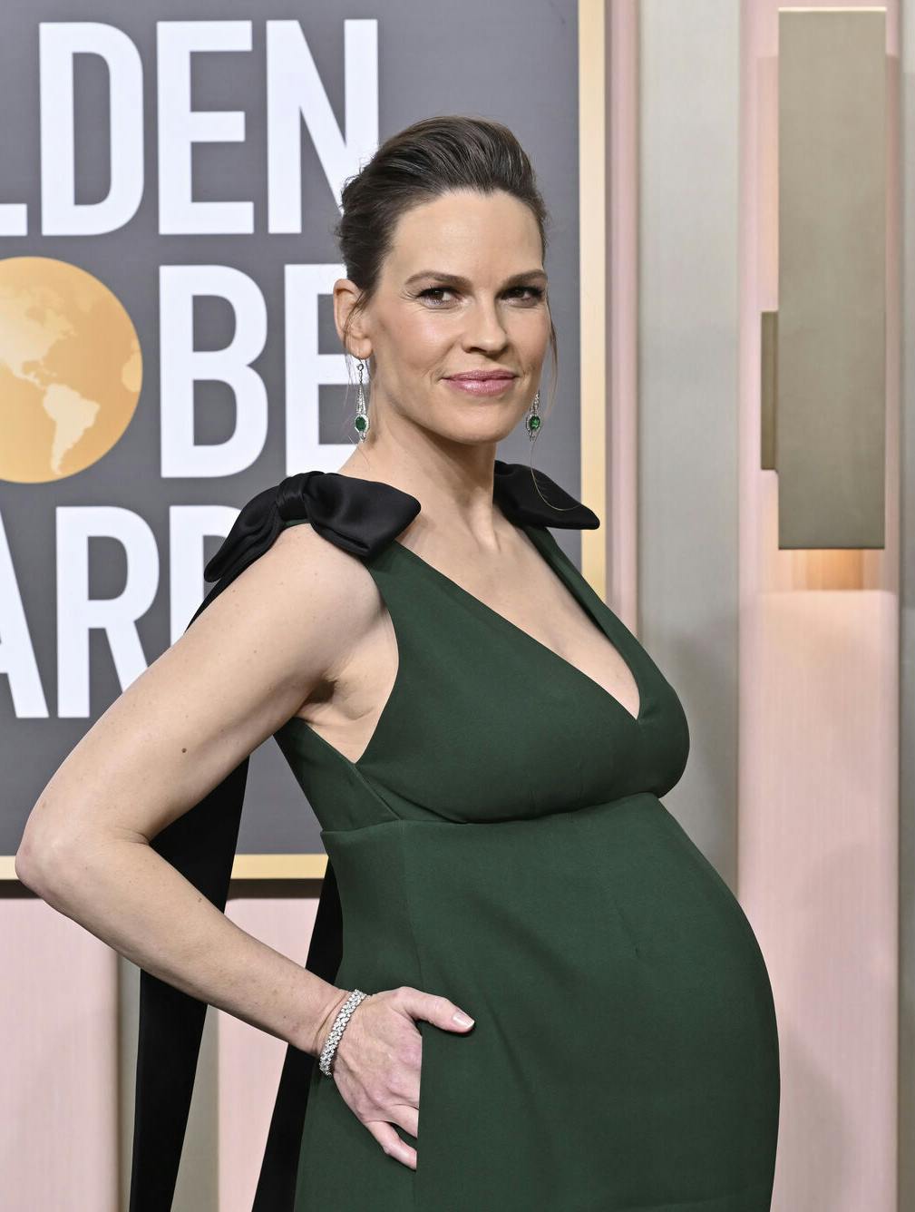48-årige Hilary Swank er blevet mor for første gang - til tvillinger.