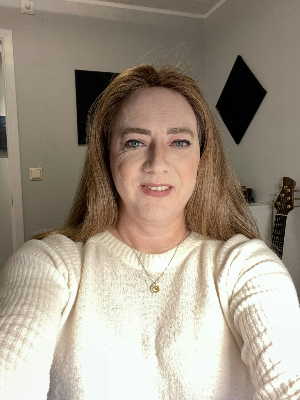 https://imgix.femina.dk/2023-04-21/cathrine_transk%C3%B8nnet_dobbeltliv.jpg
