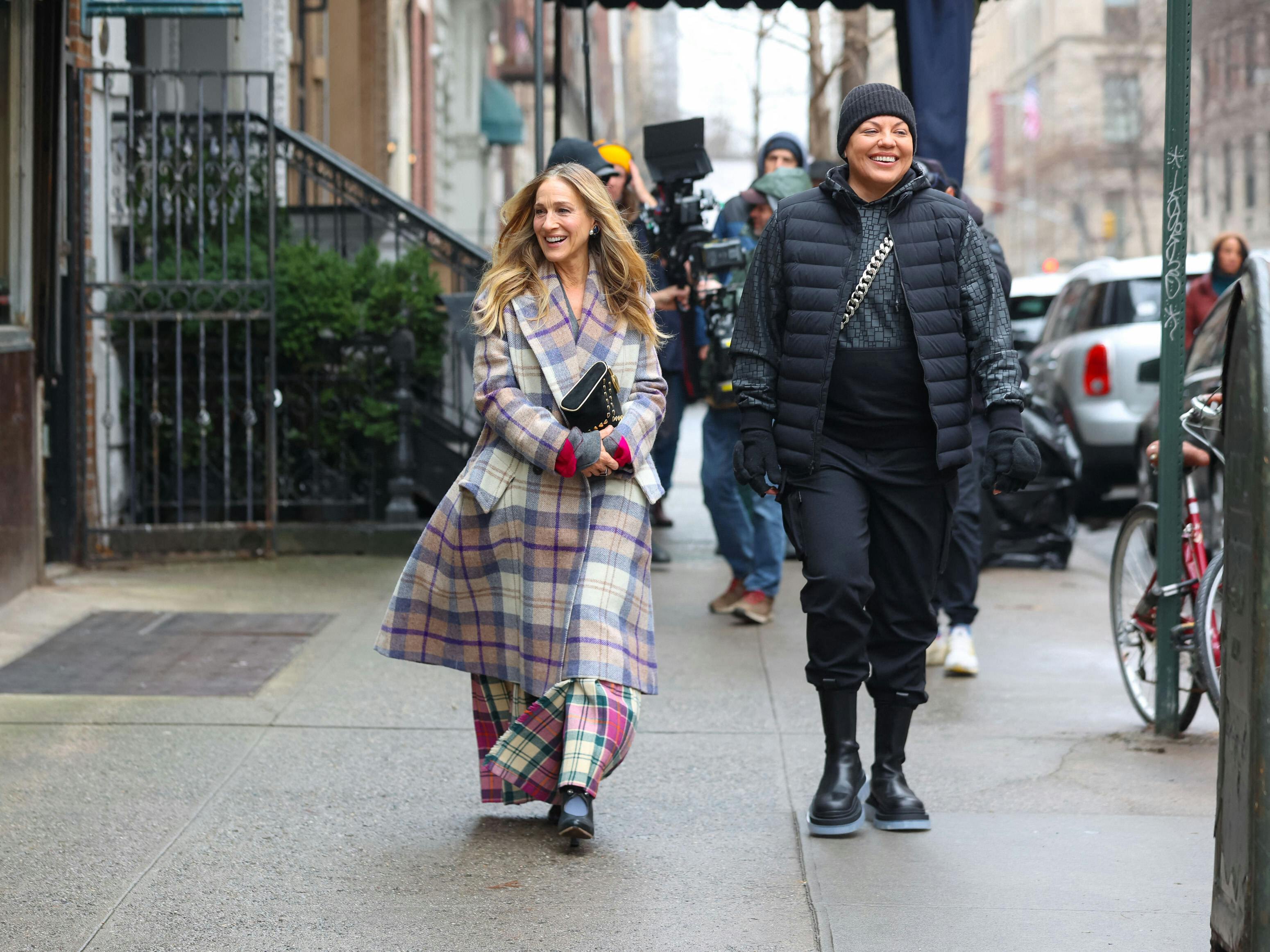 Sarah Jessica Parker og Sara Ramirez spottet på filmoptagelser til den nye sæson.