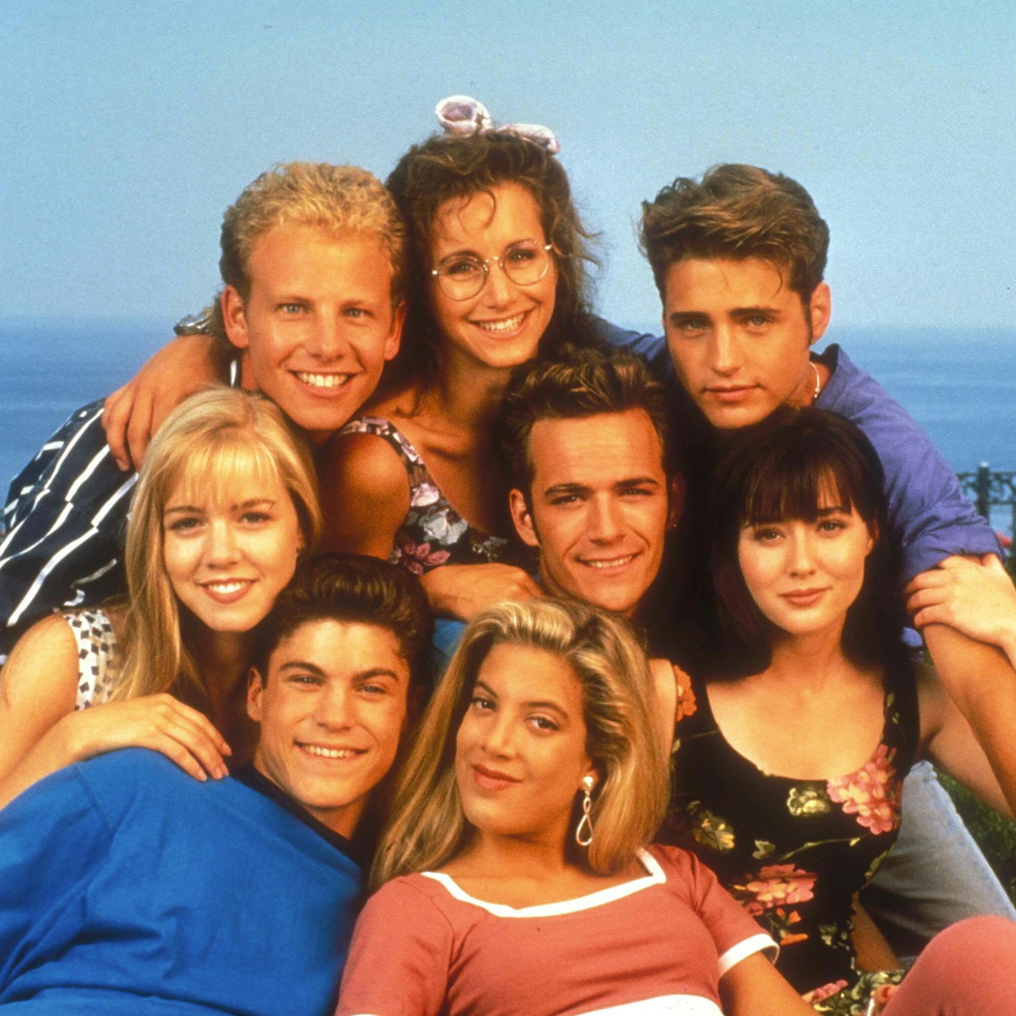 May 10, 2006 - ''BEVERLY HILLS 90210''.K27372LL.SUPPLIED BY PHOTOS, INC..TV-FILM-STILL. JASON PRIESTLEY IAN ZIERING JENNIE GARTH TORI SPELLING LUKE PERRY SHANNEN DOHERTY AND BRIAN AUSTIN GREEN (Credit Image: © Globe Photos/ZUMApress.com)