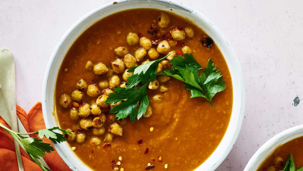 Butternutsquash-suppe med stegte kikærter