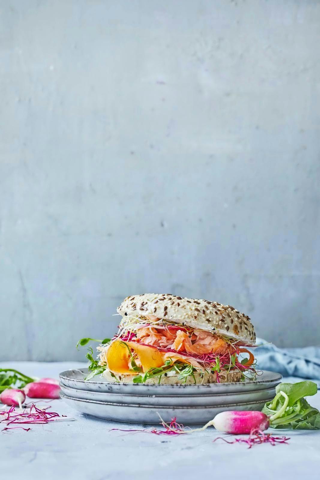 Bagel med laks og cream chease