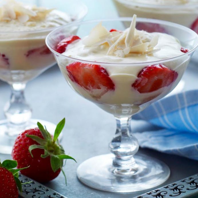 Jordbærdessert med hvidchokolade