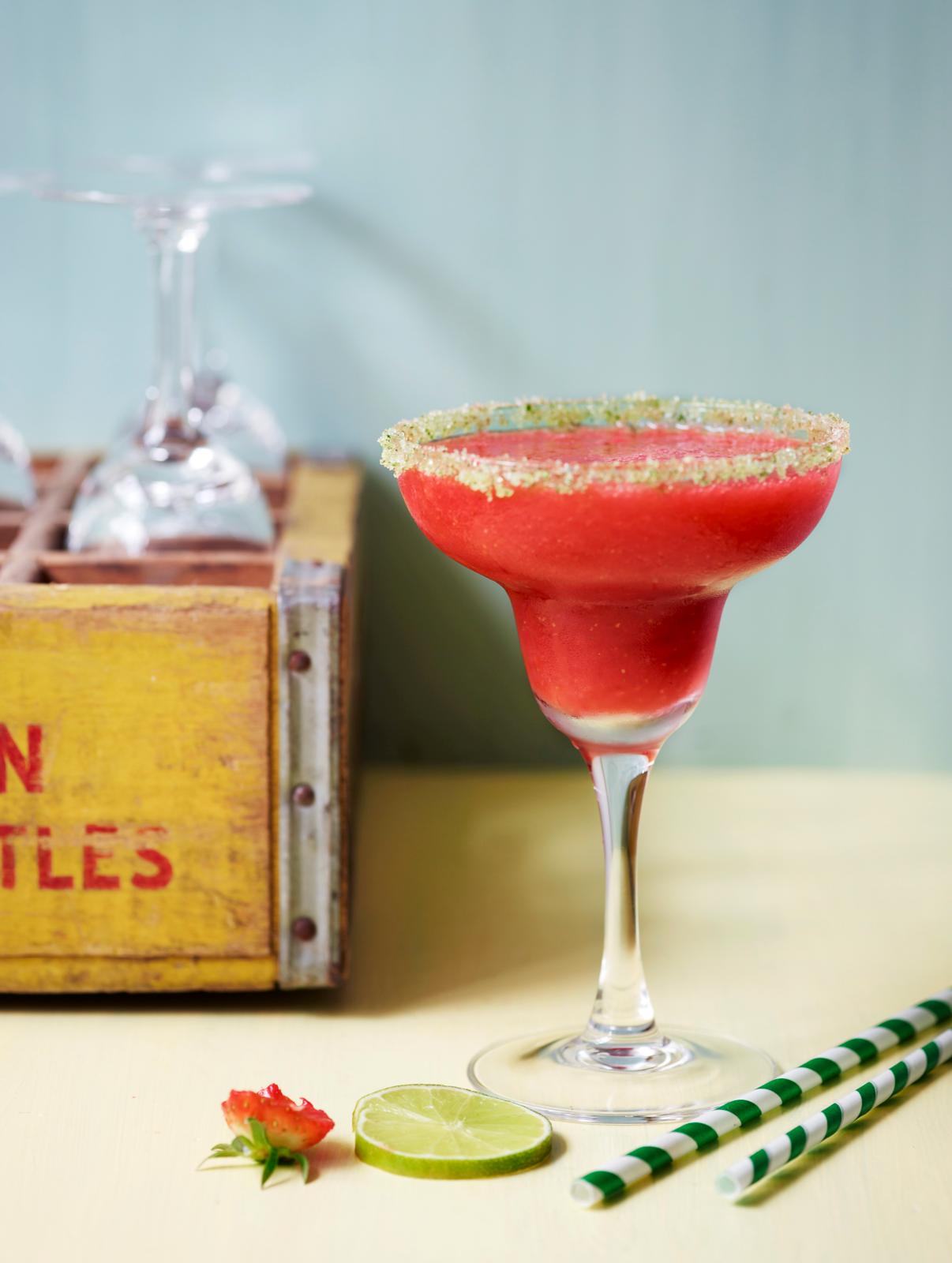 Jordbærmargarita, den er forfriksende og perfekt til sommer.