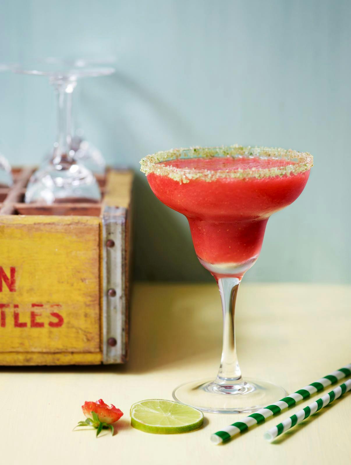 Jordbærmargarita, den er forfriksende og perfekt til sommer.