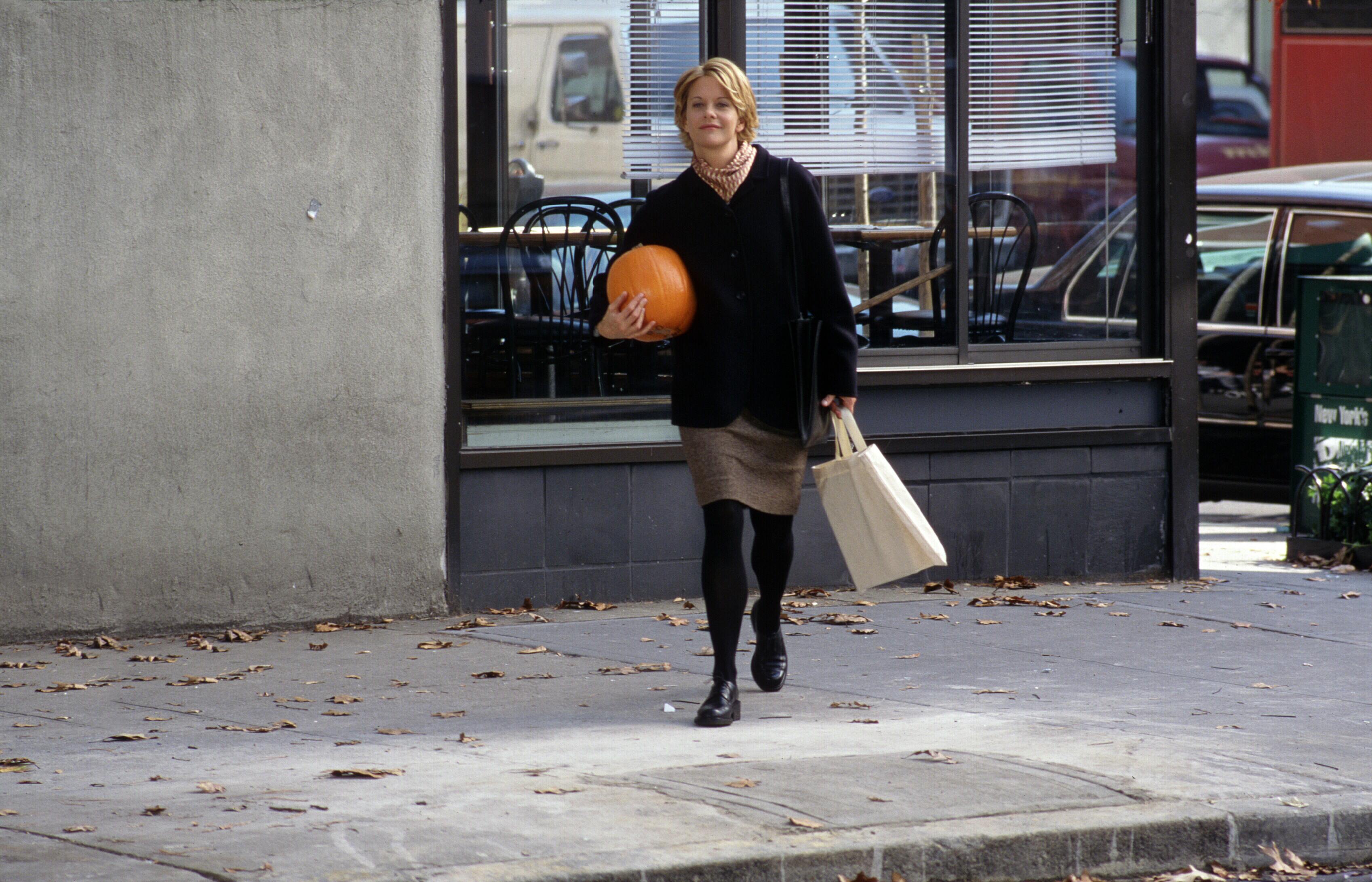 Meg Ryan  Characters: Kathleen Kelly Film: You'Ve Got Mail (USA 1998)  Director: Nora Ephron 18 December 1998     Date: 18 December 1998