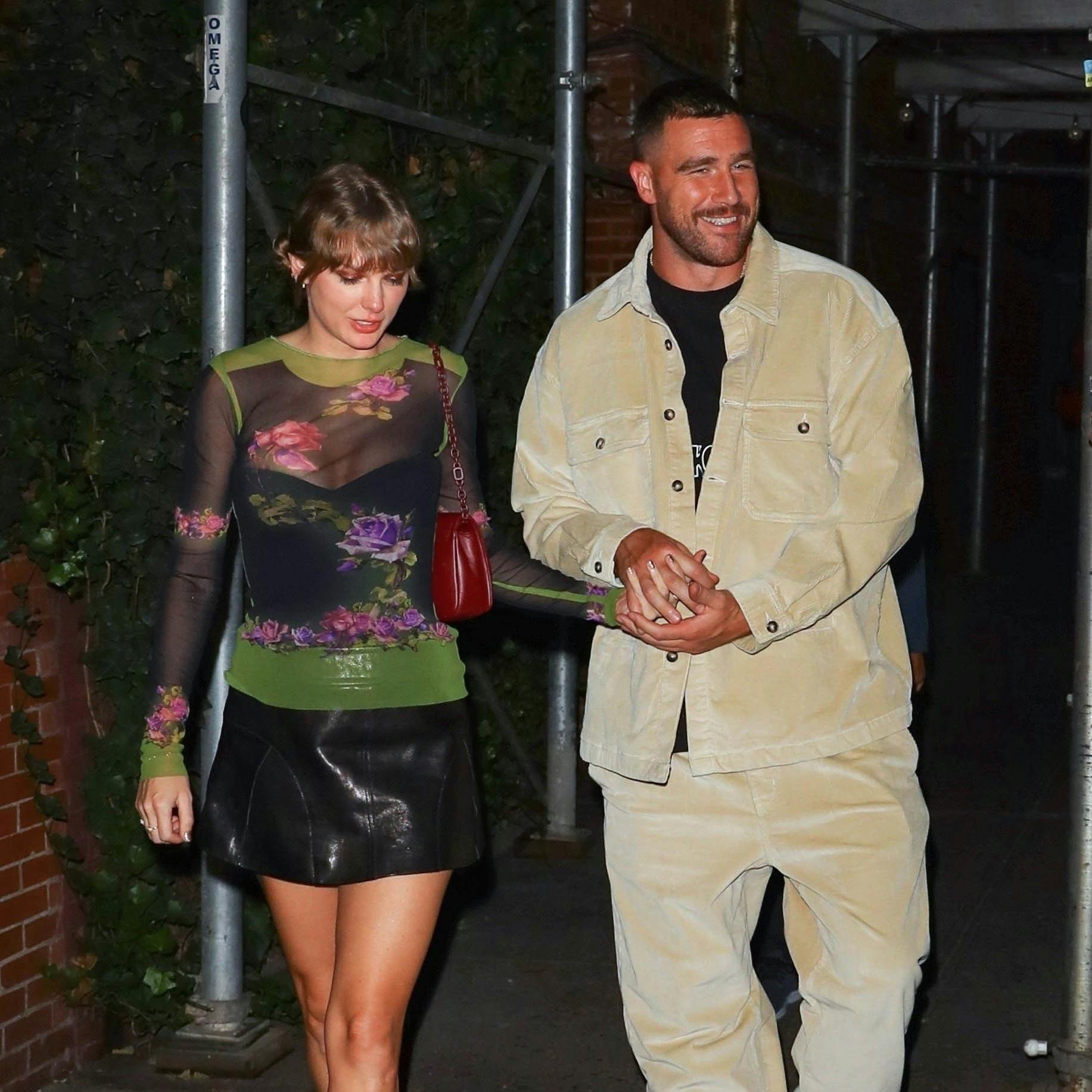 New York, NY - Lovebirds Taylor Swift and Travis Kelce are all smiles while exiting The Waverly Inn in New York City. The hot new couple attracted the attention of a small group of 'Swifties' who were so very excited to catch a glimpse of their favorite pop star! Pictured: Taylor Swift, Travis Kelce BACKGRID USA 15 OCTOBER 2023 USA: +1 310 798 9111 / usasales@backgrid.com UK: +44 208 344 2007 / uksales@backgrid.com *UK Clients - Pictures Containing Children Please Pixelate Face Prior To Publication*