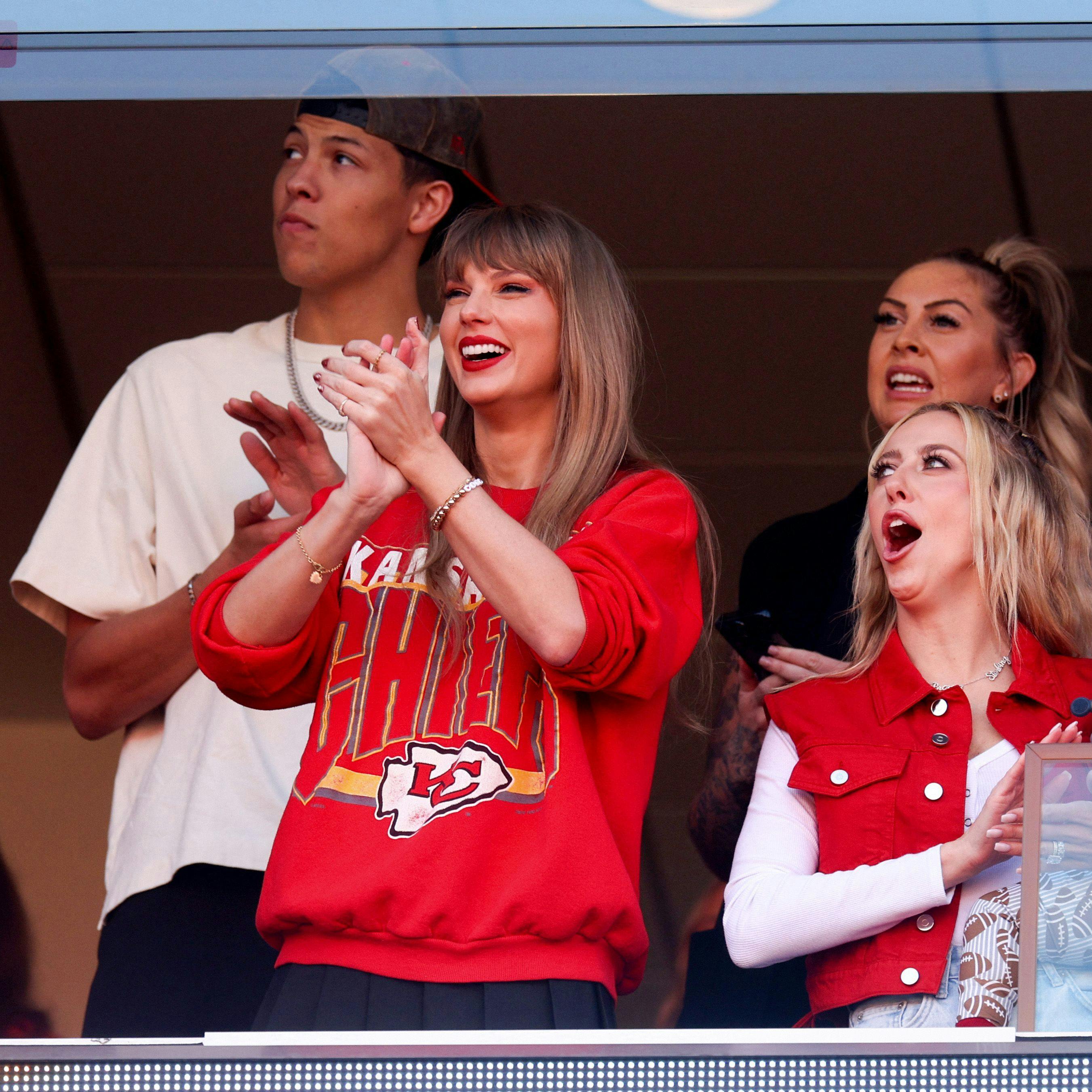 Taylor Swift and Brittany Mahomes react during a game between the Los Angeles Chargers and Kansas City Chiefs at GEHA Field at Arrowhead Stadium on October 22, 2023 in Kansas City, Missouri. Jamie Squire/Getty Images/AFP (Photo by JAMIE SQUIRE / GETTY IMAGES NORTH AMERICA / Getty Images via AFP)