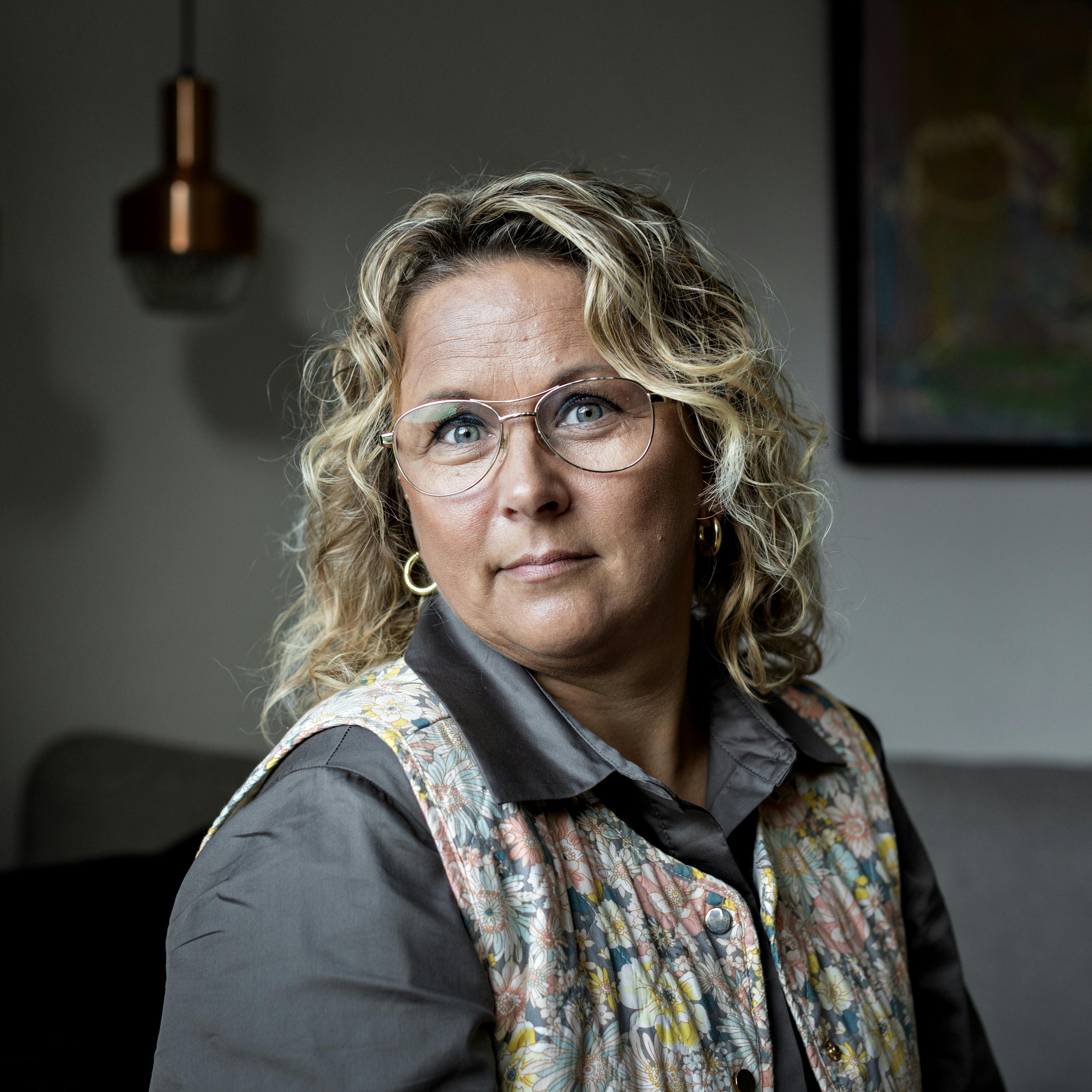 Janne Birch, Bredballe, har svært ved at komme af lykkepiller.