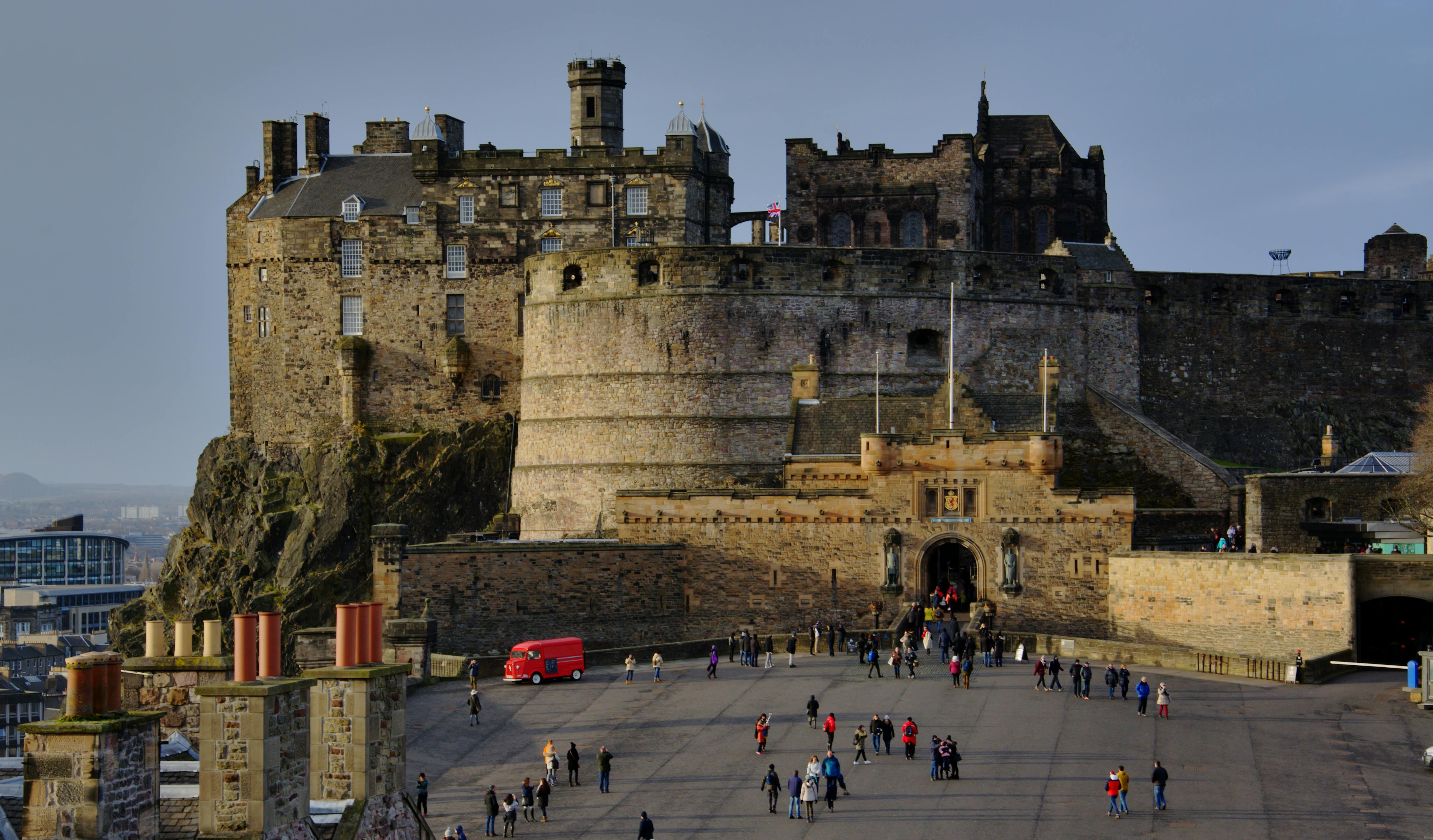 Edinburgh Castle på en gråvejrsdag