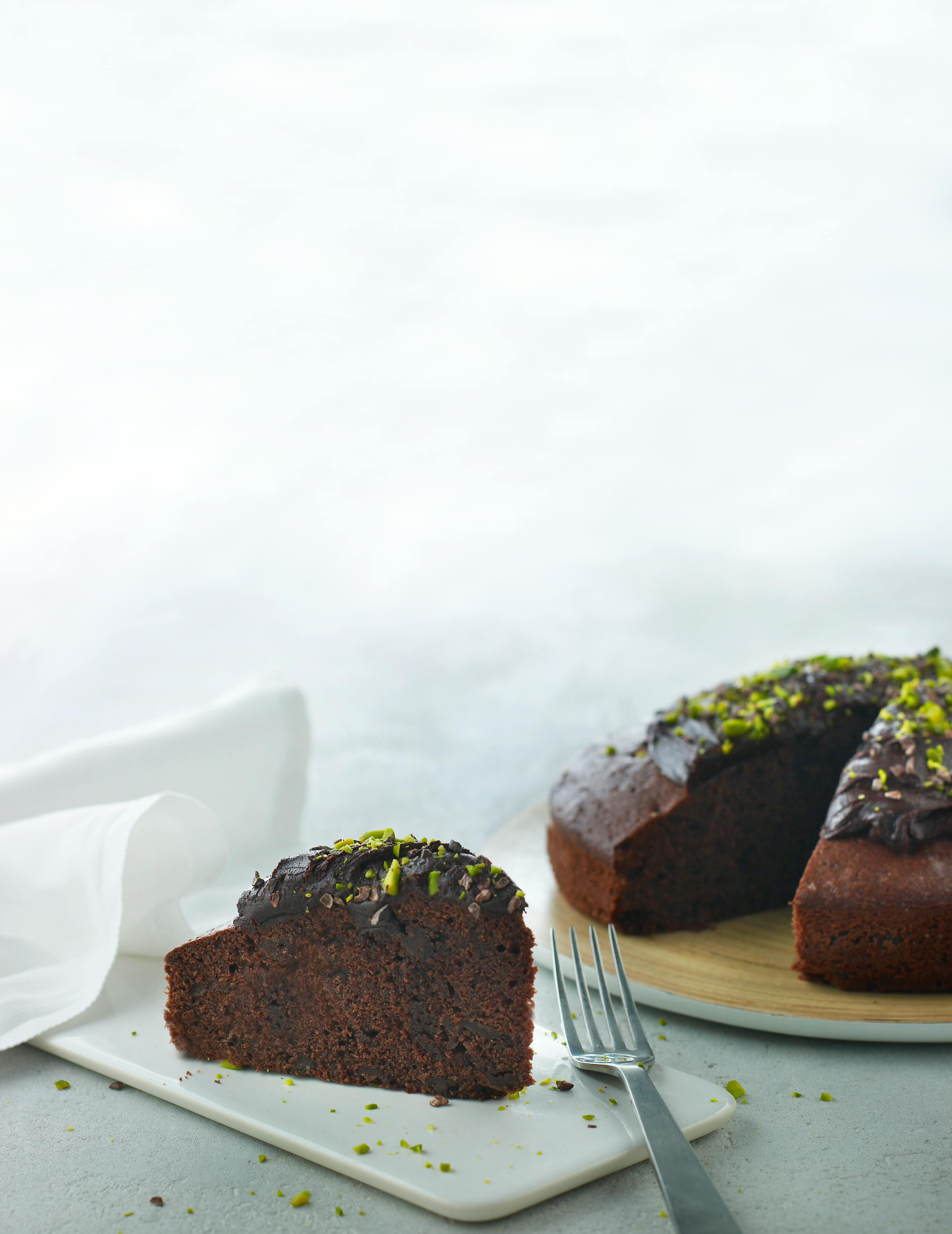 En dejlig chokoladekage med en lækker fast og luftig krumme og kaffeglasur