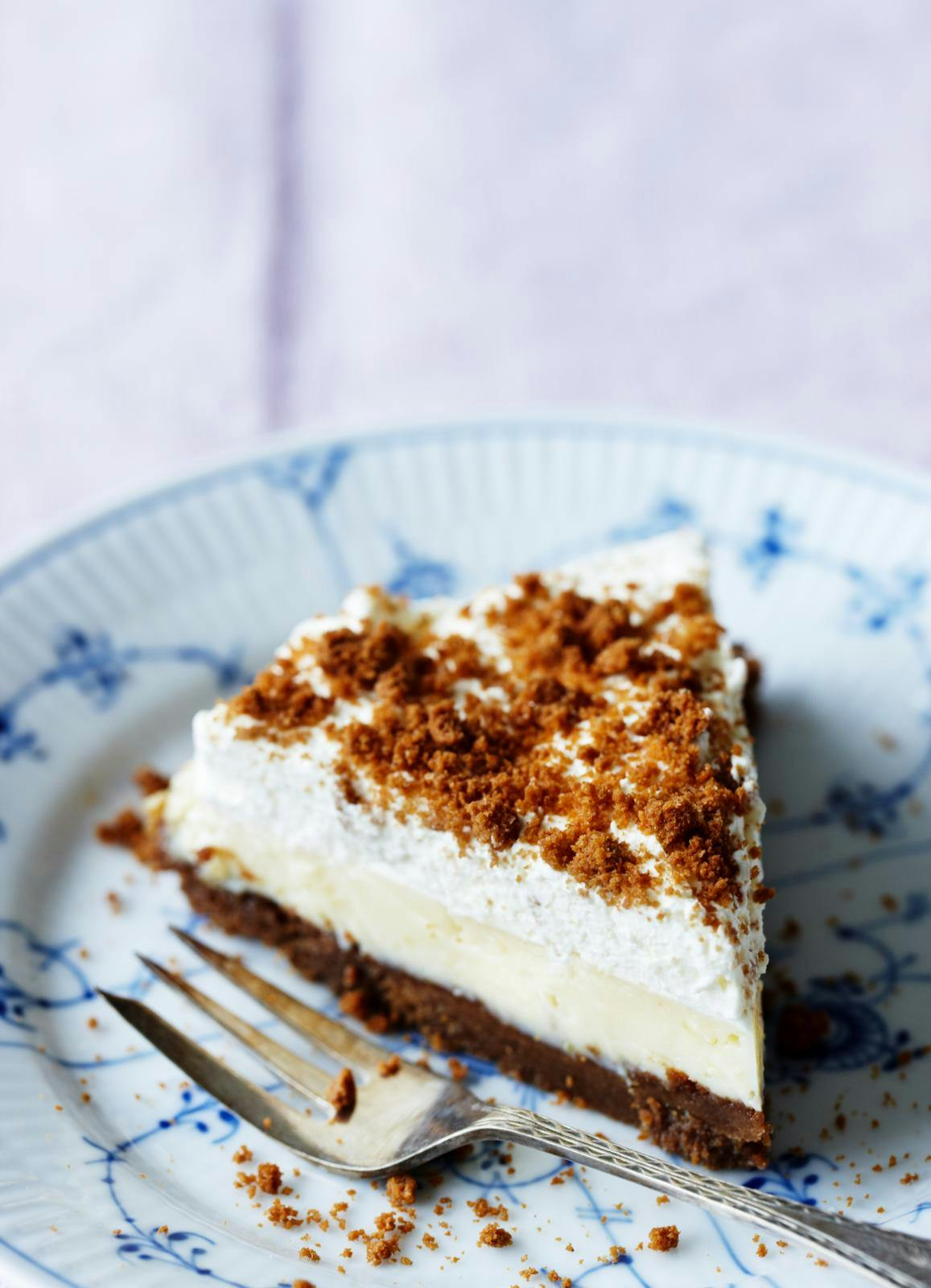 Citrontærte med flødeskum og kanelkiks