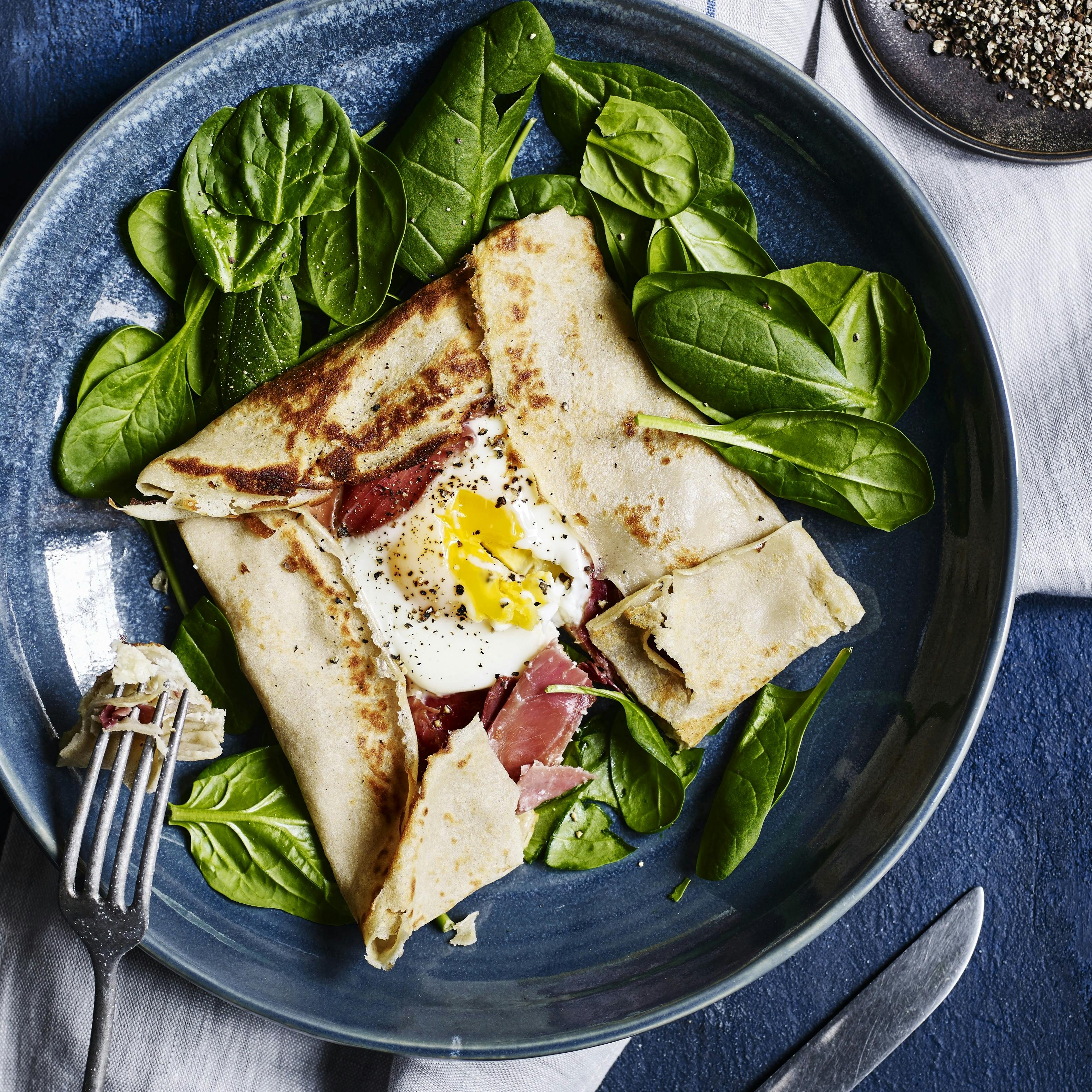 Fransk galette med skinke og ost