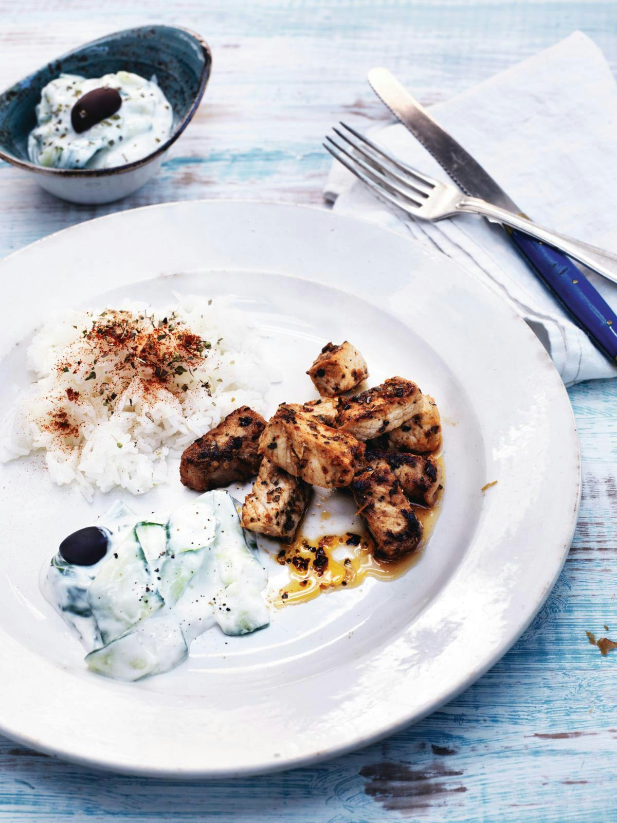 Græsk gyros med svinekød og tzatziki