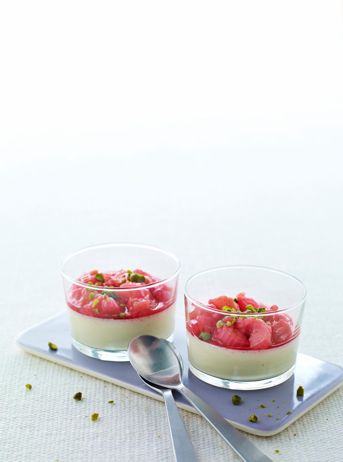 Panna cotta opskrift på en himmelsk dessert femina.dk