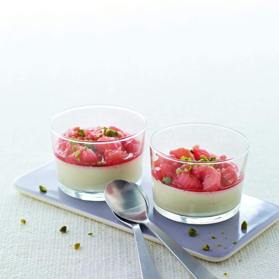 Panna cotta med rabarber