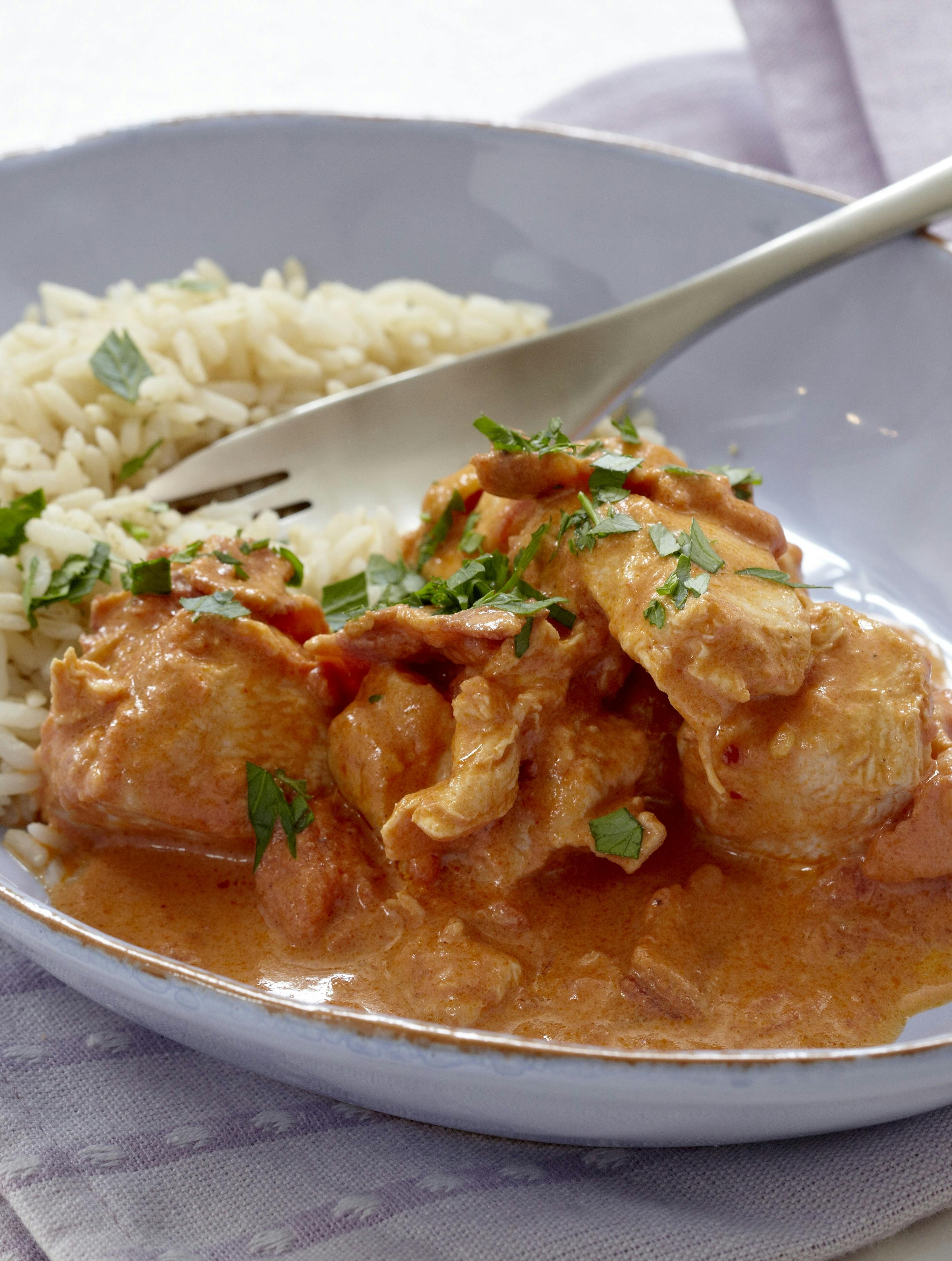 Paprikagryde med kylling og bacon