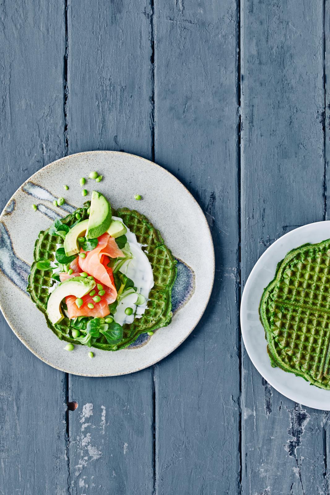 Spinatvafler med røget laks