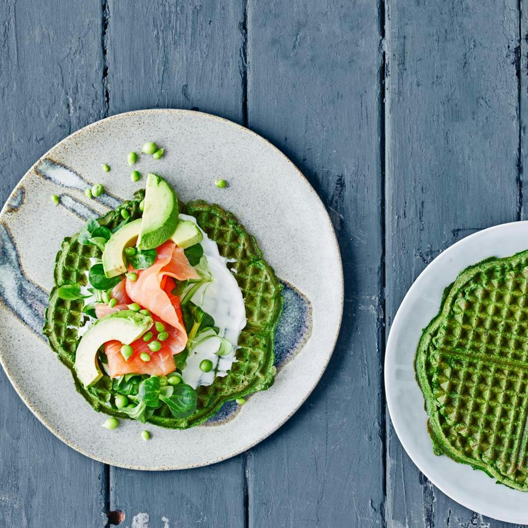 Spinatvafler med røget laks