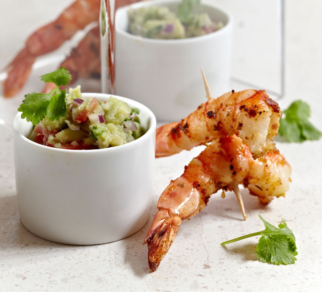 Sprødstegte rejer med avocadosalsa