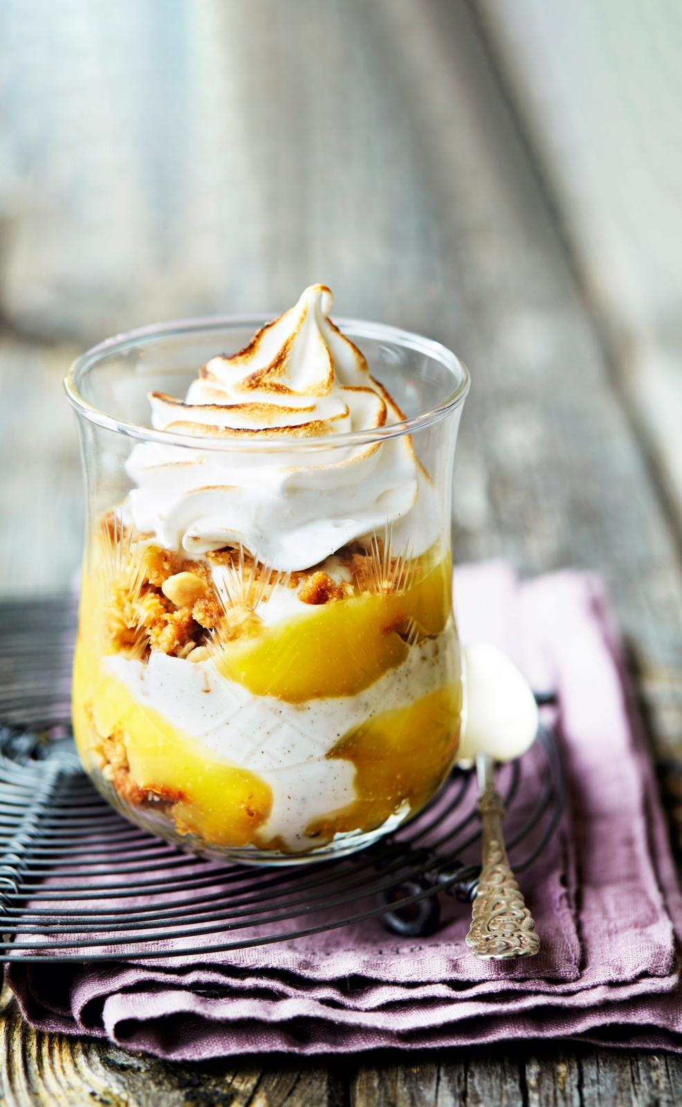 Citron-trifli med kiks og marengs