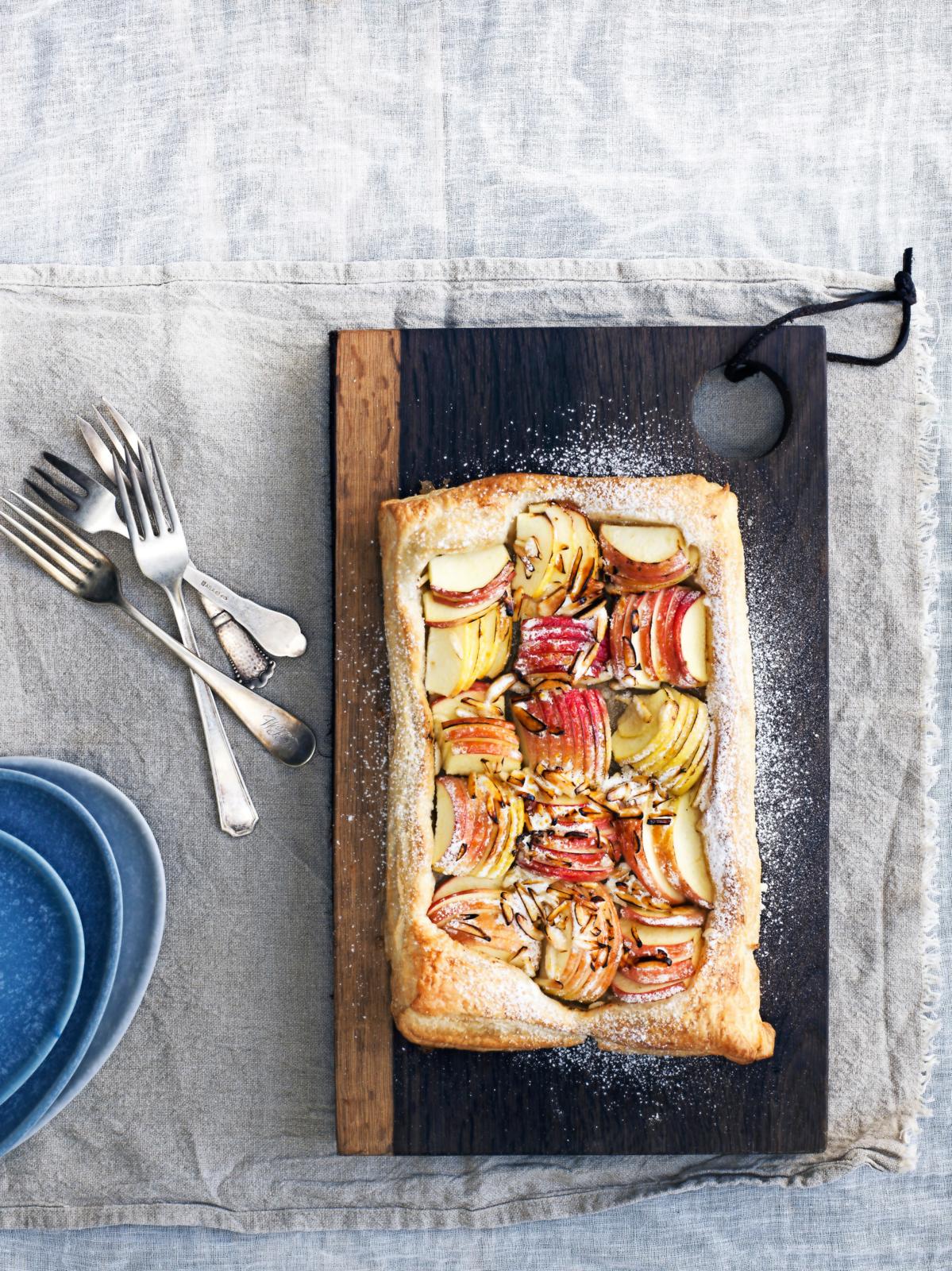 Nem æbletærte med butterdej